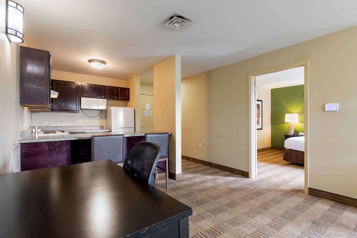 Room 9 of 37