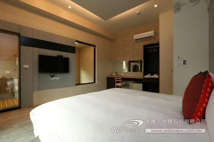 Room 15 of 55