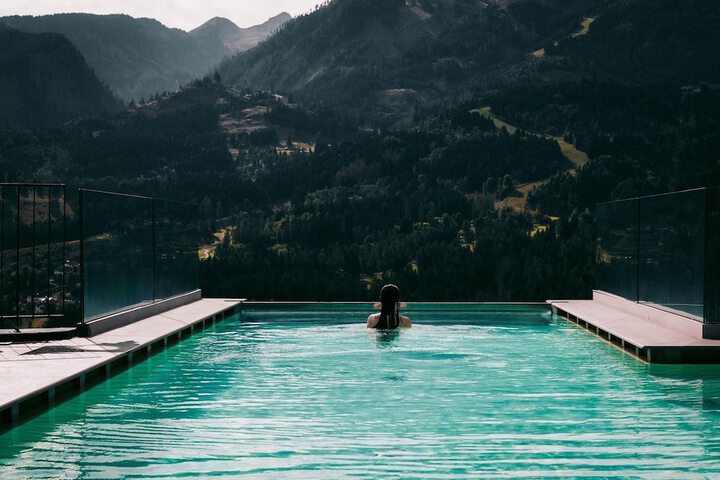 Pool 120 of 216
