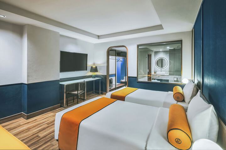Room 12 of 64