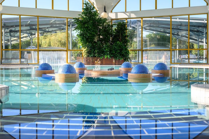 Pool Hotel