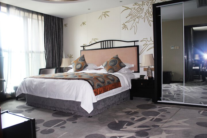 Room 9 of 62