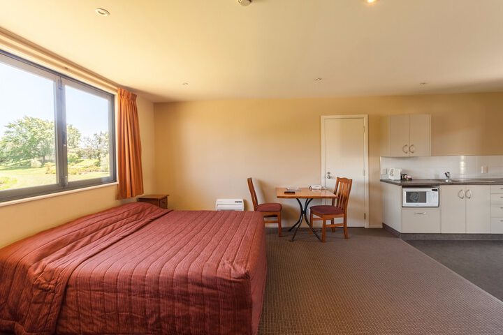 Room 11 of 40