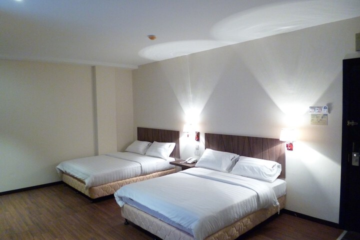 Room 3 of 35