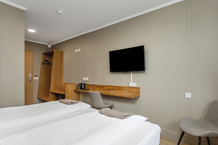 Room 10 of 49