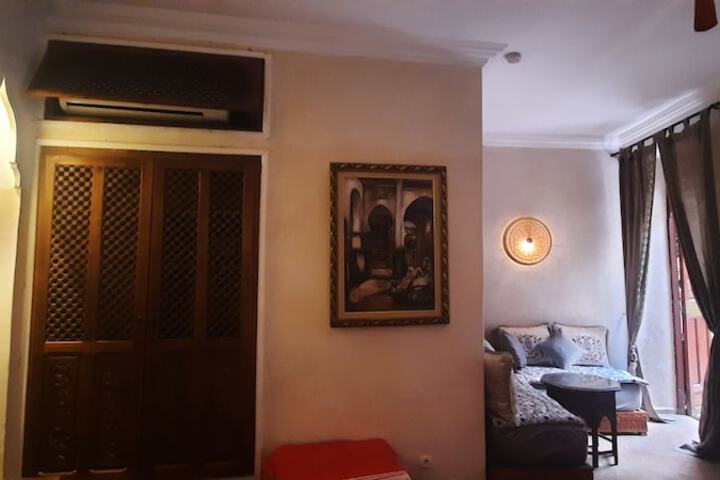 Room 30 of 97