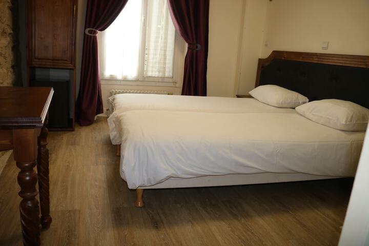 Room 12 of 52