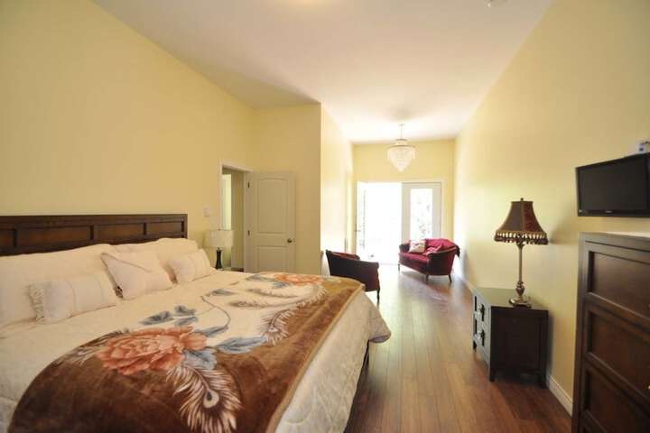 Room 2 of 53