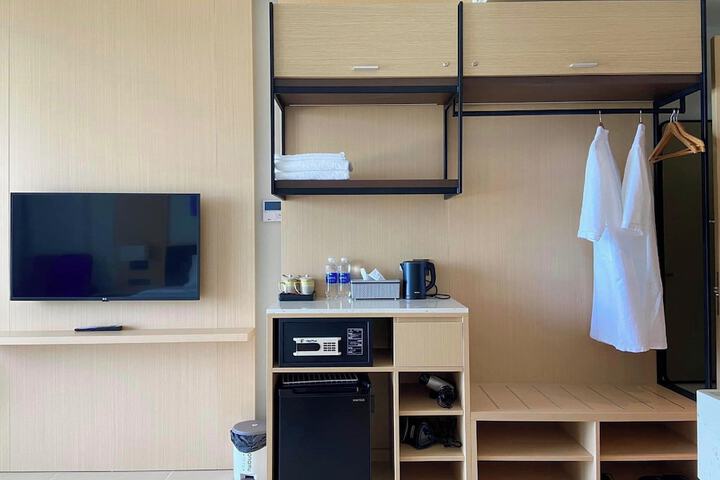 Room 4 of 37