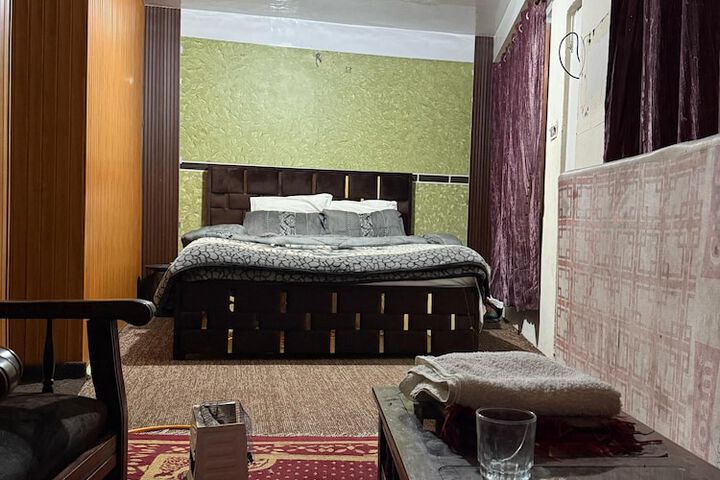 Room 18 of 36