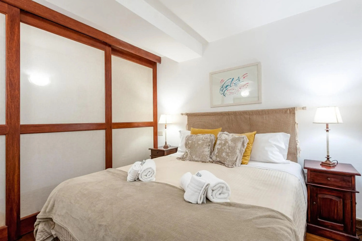 Room 6 of 19