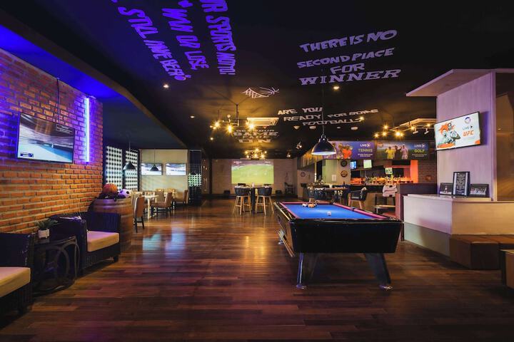 Lounge 95 of 148