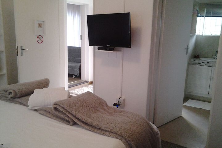 Room 11 of 36