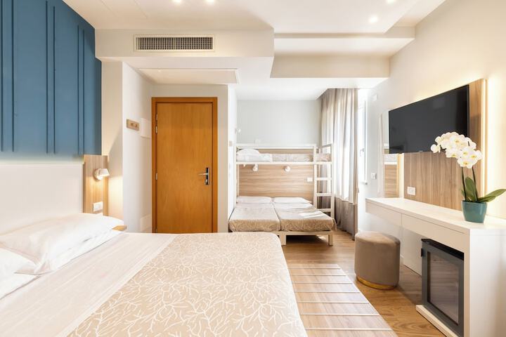 Room 27 of 86