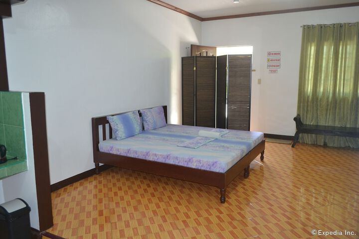 Room 9 of 72