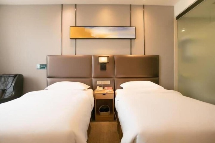 Room 8 of 52