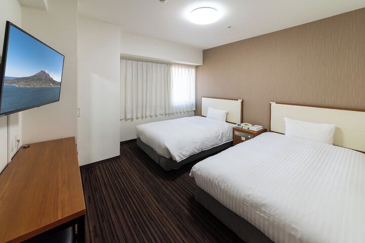 Room 11 of 25