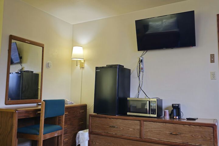 Standard Room, King or Two Doubles (13 of 17)