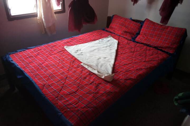 Room 4 of 20