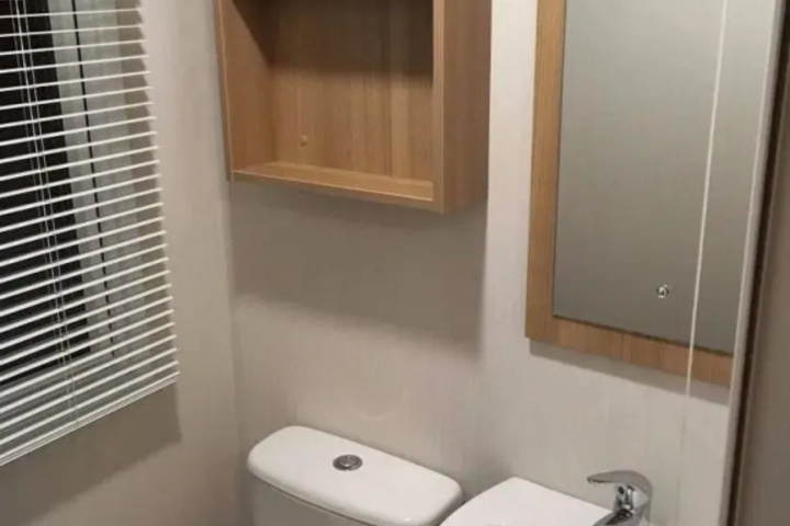 Room 7 of 13