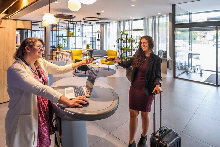 Concierge desk