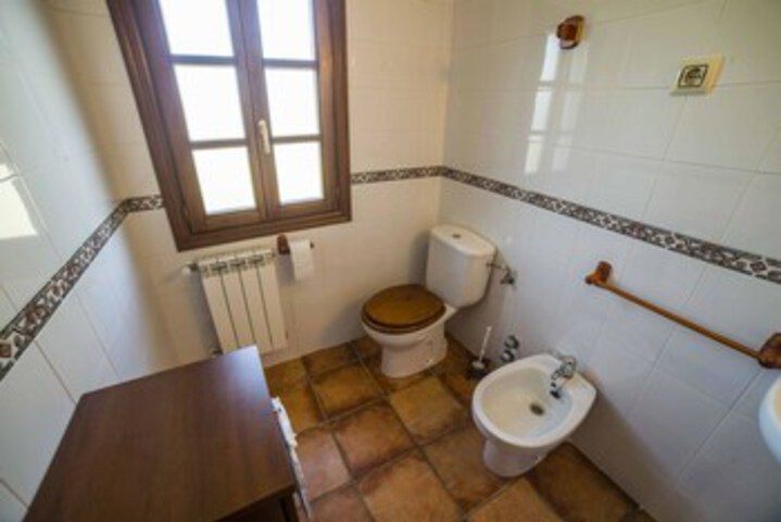 Room 2 of 26