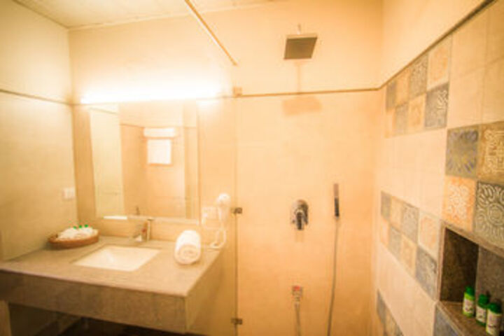 Room 8 of 64
