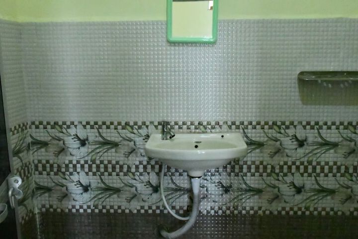Room 10 of 15