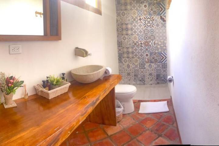 Room 7 of 80