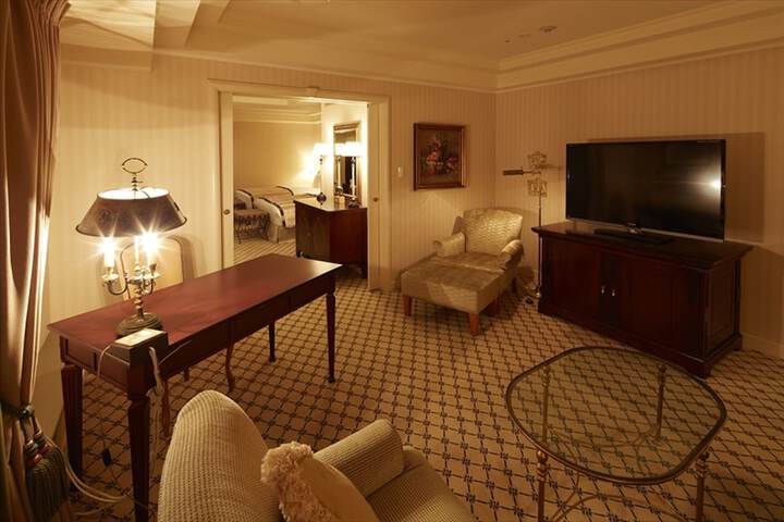 Room 9 of 190