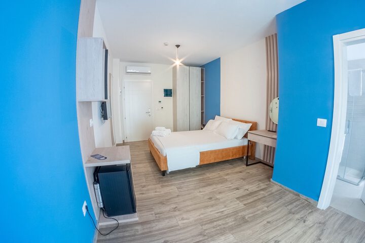 Room 73 of 126