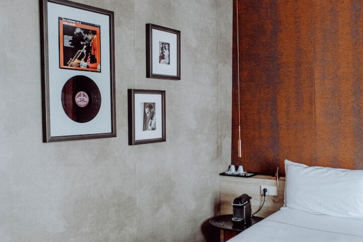 Room 24 of 69