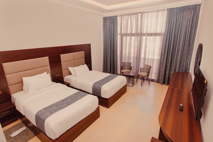 Room 10 of 11