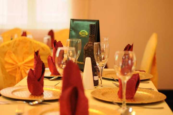 Dining 14 of 17