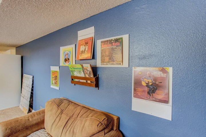 Room 10 of 62