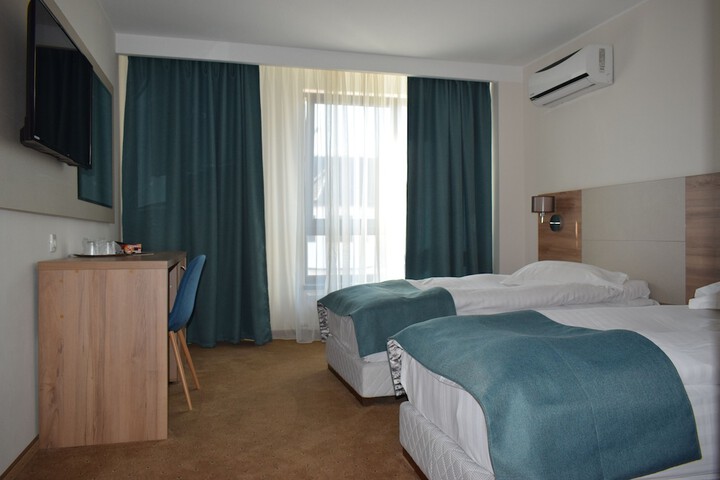 Room 3 of 60