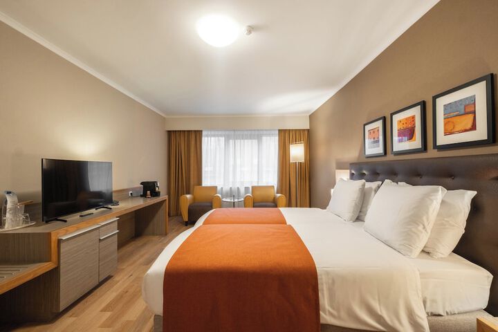 Room 29 of 122