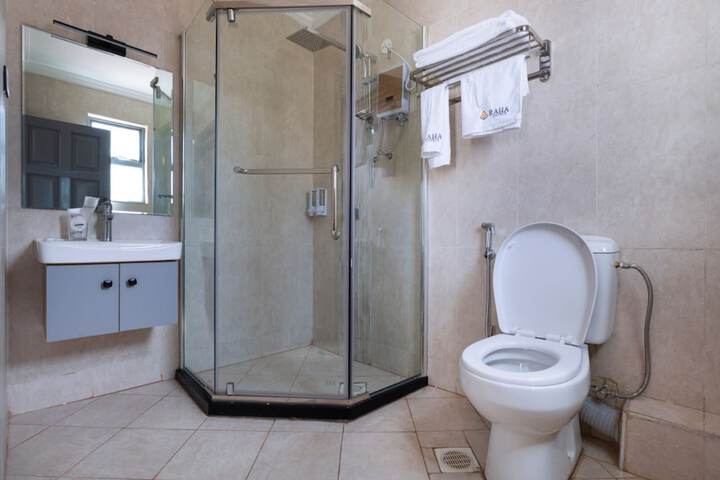 Room 10 of 16