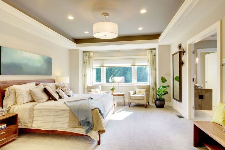 Room 4 of 18