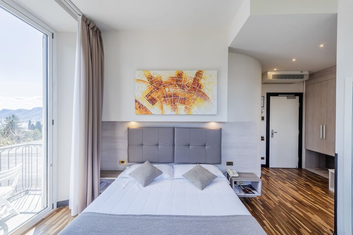 Room 15 of 51