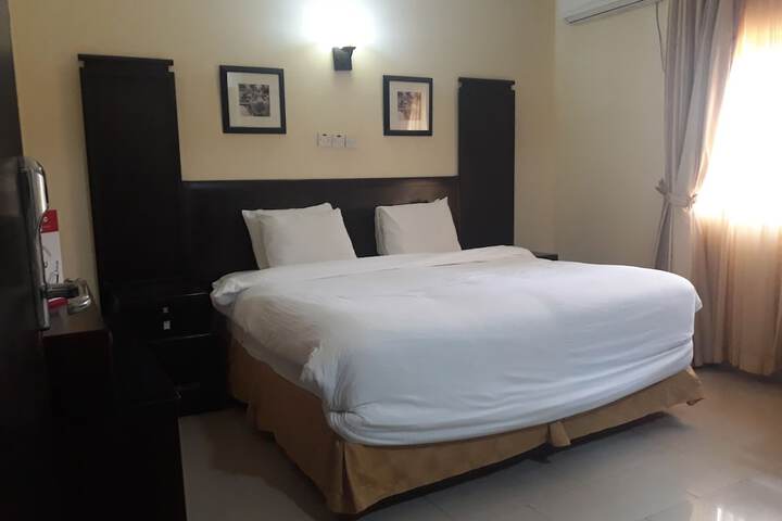 Room 4 of 62