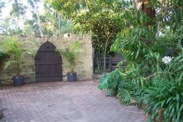 Hotel Exterior 5 of 23