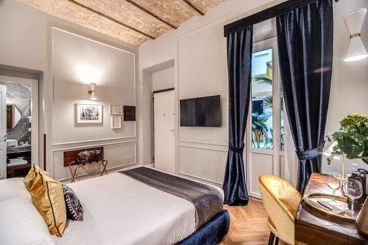 Room 8 of 40
