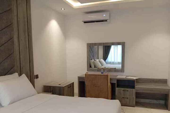 Room 4 of 49