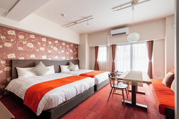 Room 31 of 104