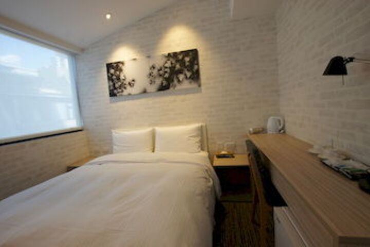Room 19 of 65