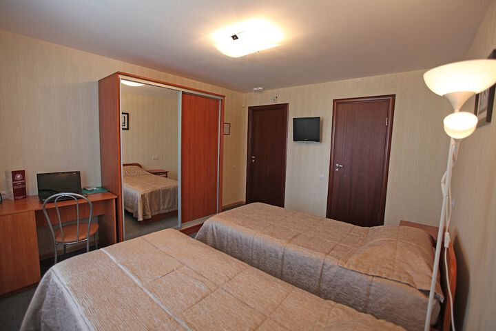 Room 12 of 125