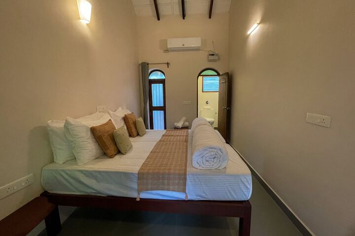 Room 5 of 107