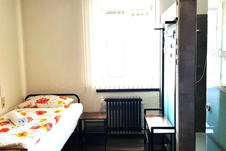 Room 64 of 442