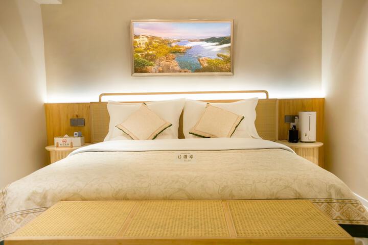 Room 13 of 74